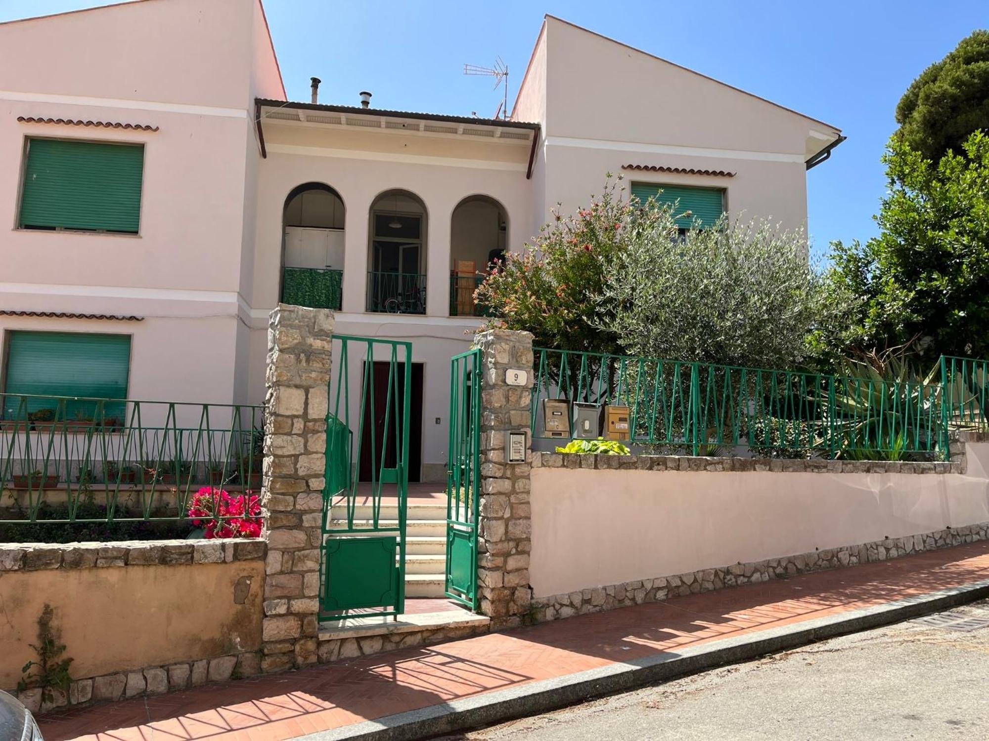 Bed And Coffee Rooms Portoferraio Esterno foto